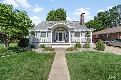 135 Helen Pl, Collinsville, IL 62234