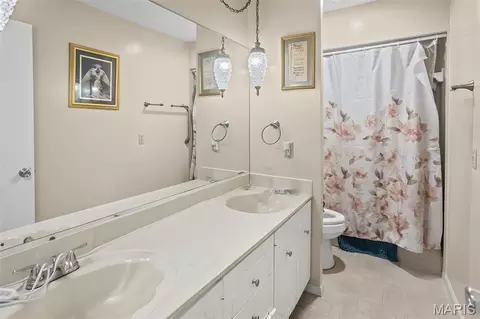Bath - 809 White Oak Dr, O'fallon, IL 62269 photo 2 of 2