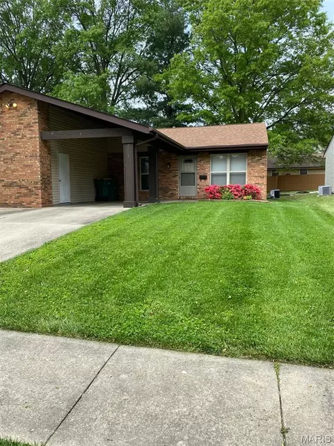 809 White Oak Dr, O'fallon, IL 62269