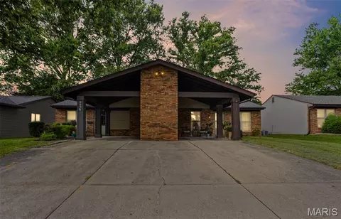 809 White Oak Dr, O'fallon, IL 62269