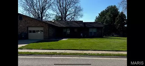 911 S Walnut St, O'fallon, IL 62269
