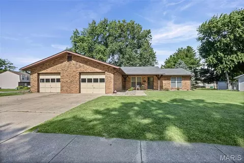 911 S Walnut St, O'fallon, IL 62269