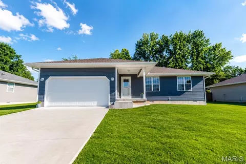 1316 Jessalinn Dr, Lebanon, MO 65536