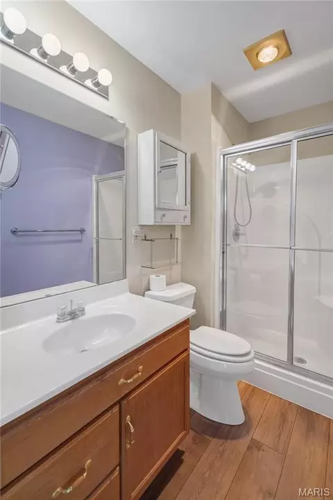 Bath - 1911 Meriwether Dr, Washington, MO 63090 photo 2 of 3