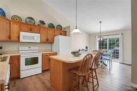 Kitchen - 1911 Meriwether Dr, Washington, MO 63090 photo 2 of 3