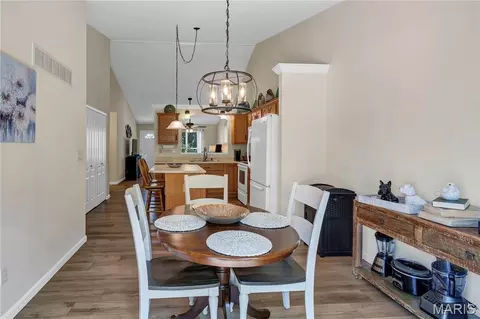 Dining - 1911 Meriwether Dr, Washington, MO 63090 photo 2 of 2
