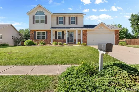 208 Fairington Dr, Troy, IL 62294