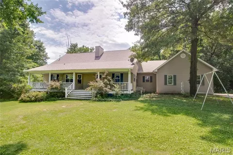 420 Ellison St, Carlinville, IL 62626