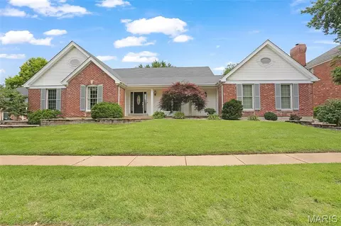 5812 Cataumet Ct, Saint Louis, MO 63128