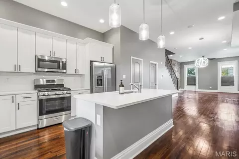 2827 Oregon Ave, Saint Louis, MO 63118