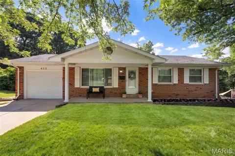 422 Sunset Ln, O'fallon, MO 63366