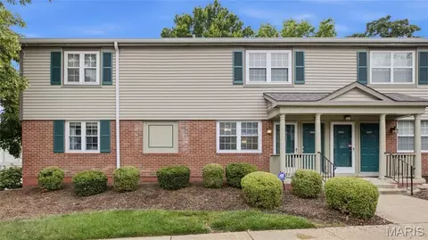 1443 Bobolink Pl, Brentwood, MO 63144
