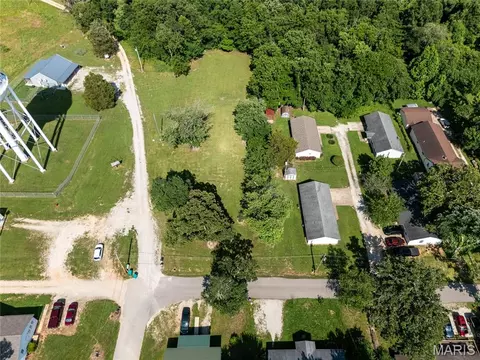 431 Hickory St, Steelville, MO 65565