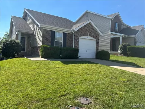 12 Brushy Brook Ct, O'fallon, MO 63366