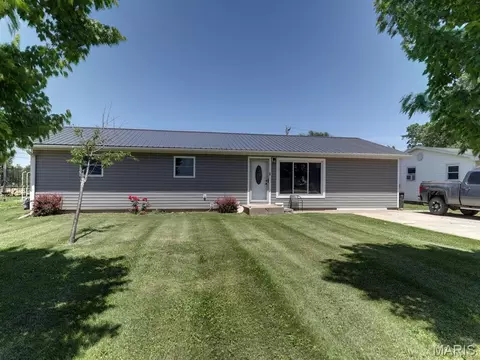930 W Cedar St, Kahoka, MO 63445
