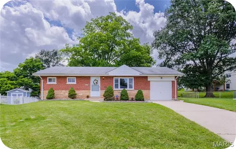 9965 Markhall Ln, Affton, MO 63123