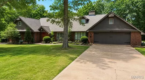 1301 Lurlyn Dr, Poplar Bluff, MO 63901