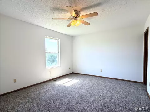 Bedroom - 4152 Jane Ln, Washington, MO 63090 photo 3 of 4