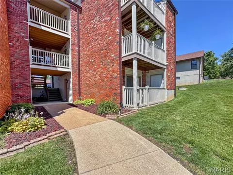 11 Meadow Rdg #D, Columbia, IL 62236