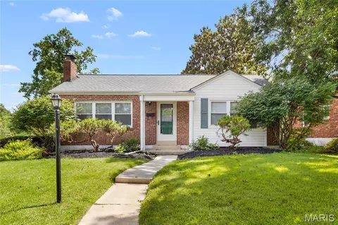 2 W Rose Ave, Saint Louis, MO 63119