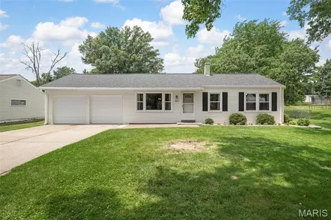 243 Dennison Dr, Ballwin, MO 63021