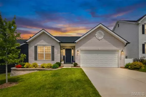 326 Dropseed Dr, Wentzville, MO 63385