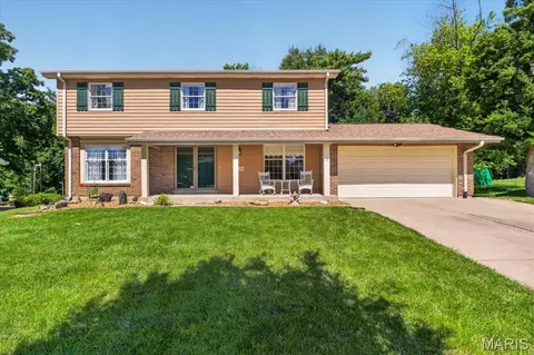 1115 Richland Dr, Chesterfield, MO 63017