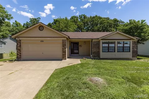 174 Rockaway Dr, O'fallon, MO 63368