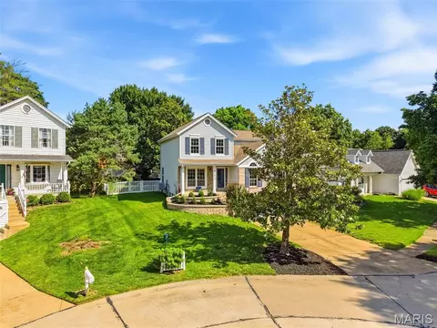 Exterior - 1015 Anna Meadows Ln, Ballwin, MO 63021 photo 7 of 14