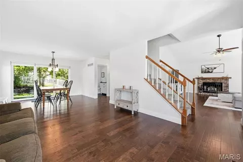 Entry Way - 1015 Anna Meadows Ln, Ballwin, MO 63021 photo 3 of 3