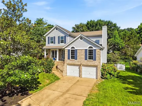 Exterior - 1015 Anna Meadows Ln, Ballwin, MO 63021 photo 5 of 14