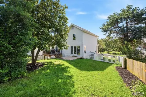 Exterior - 1015 Anna Meadows Ln, Ballwin, MO 63021 photo 11 of 14