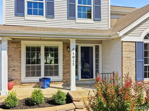 Exterior - 1015 Anna Meadows Ln, Ballwin, MO 63021 photo 8 of 14