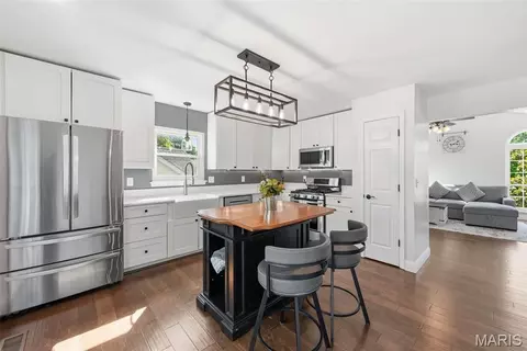 Kitchen - 1015 Anna Meadows Ln, Ballwin, MO 63021 photo 3 of 3