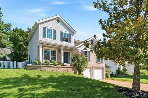Exterior - 1015 Anna Meadows Ln, Ballwin, MO 63021 photo 4 of 14