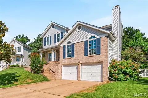 Exterior - 1015 Anna Meadows Ln, Ballwin, MO 63021 photo 3 of 14