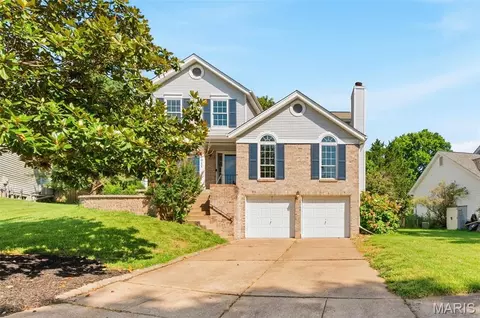 Exterior - 1015 Anna Meadows Ln, Ballwin, MO 63021 photo 2 of 14