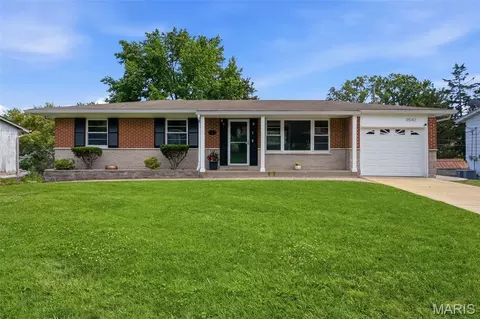 9540 Caravan Dr, Sappington, MO 63126