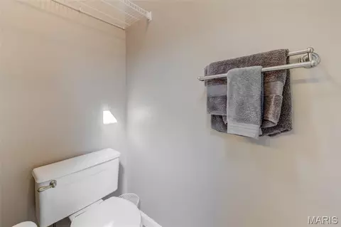 Bath - 1002 Hemingway Ln #H, Weldon Spring, MO 63304 photo 5 of 7