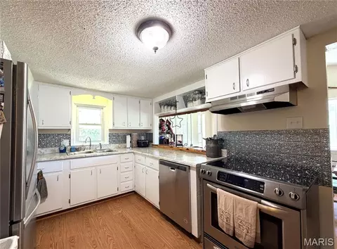 Kitchen - 1086 Mill Hill Rd, Saint Clair, MO 63077 photo 1 of 2