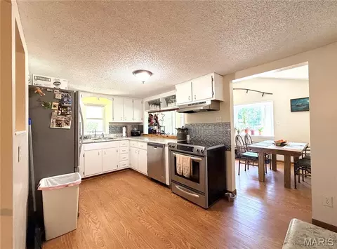 Kitchen - 1086 Mill Hill Rd, Saint Clair, MO 63077 photo 2 of 2
