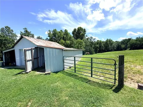 Exterior - 1086 Mill Hill Rd, Saint Clair, MO 63077 photo 12 of 15