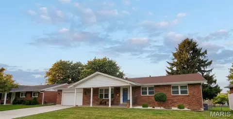 1641 Tamarack Dr, Saint Charles, MO 63301