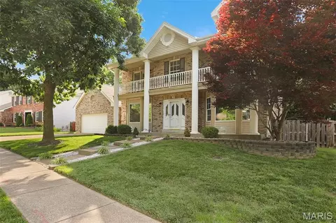 61 Moselle Ct, Florissant, MO 63031