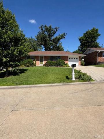 10919 Acton Dr, Saint Louis, MO 63123
