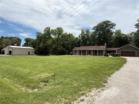 5967 J Rd, Waterloo, IL 62298