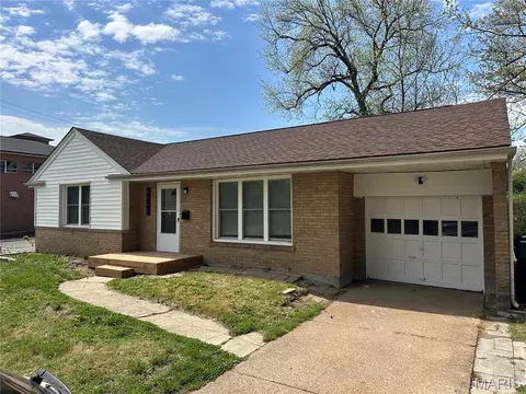 9343 Duenke Dr, Saint Louis, MO 63137