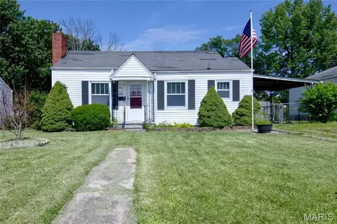1157 Beverly Dr, Lebanon, MO 65536