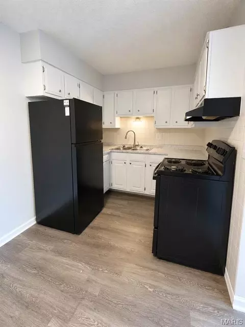 Kitchen - 1027 Caroline Dr, Washington, MO 63090 photo 1 of 2