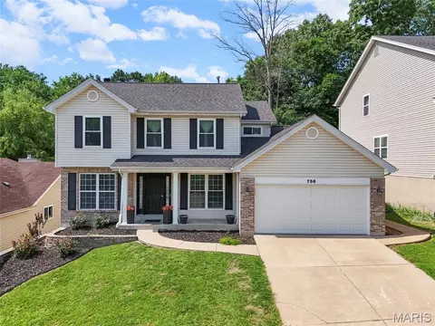 756 Shadow Pine Dr, Fenton, MO 63026